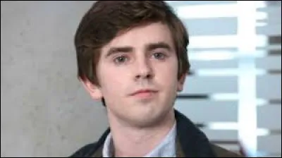 Lors de la quarantaine de la saison 2 de la série, quel médecin a failli perdre la vie ?