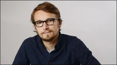 Qui est cet acteur, auteur du livre ''Métronome : l'histoire de France au rythme du métro parisien'' ?