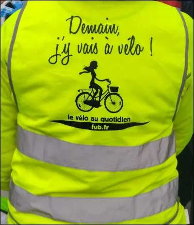 Avec le changement d'heure, la nuit va tomber plus t&ocirc;t ...Vous travaillez &agrave; Saint-Marcellin et apr&egrave;s votre journ&eacute;e de travail, vous rentrez chez vous &agrave; Saint-V&eacute;rand en empruntant la nouvelle voie verte, avez-vous besoin d'un gilet r&eacute;fl&eacute;chissant ?