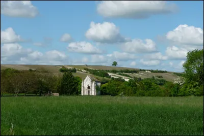 Quelle est cette petite région qui s'étend sur le sud-est du département ?