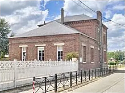 Je vous emmène maintenant en Normandie, à Aubéguimont. Commune de l'arrondissement de Dieppe, elle se situe dans le département ...