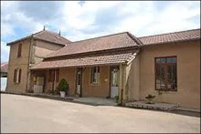 Petit village Gersois, de 70 habitants, traversé par la Douze, l'Auzoue et le Petit Midour, Gazax-et-Baccarisse se situe dans l'ex région...