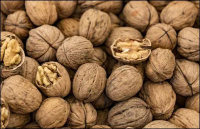 Quelle est la capitale de la noix située dans le département de l'Isère ?