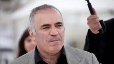 Quelle est la spécialité de Garry Kasparov ?