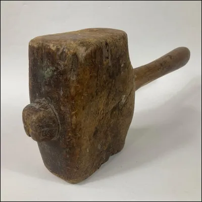 Quel est cet outil utilisé autrefois par les sculpteurs ?