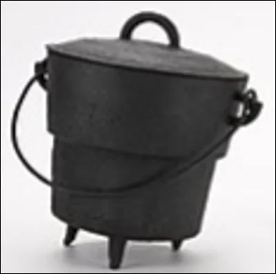 Quel est le nom de ce récipient ancien en métal avec un couvercle, une anse et sans bec verseur, utilisé pour faire chauffer de l'eau ?