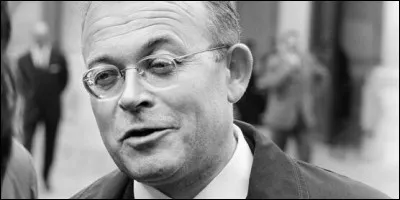 Couache est le nom vulgaire d'un oiseau. Lequel ?