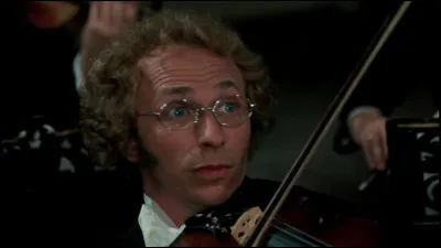 Par qui le film "Le Grand Blond avec une chaussure noire" a-t-il été réalisé ?