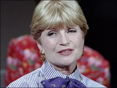 Qui est cette écrivaine, auteure du livret de la comédie musicale ''La Valise en carton'' ?