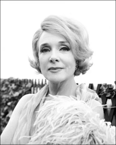 Quelle actrice est à l'affiche du film "Le Coup de bambou" en 1963, aux côtés de Jean Richard et François Périer ?