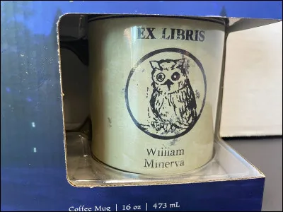 Quel est le nom de lhomme qui aide Emma et ses amis après leur évasion ?