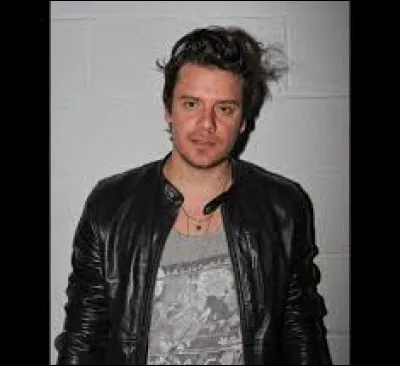 Qui a chanté "Oh La" en 2013 ?