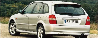 Parmi les quelques 300 localités traversées ou longées, il en est une qui cache le plus d'habitants, ce n'est pas Saint-Étienne, ni Orléans, encore moins Tours, il s'agit de Nantes, combien de personnes abrite-t-elle ?