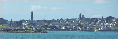 Quelle est cette ville de 6 700 habitants du nord du d&eacute;partement, ancienne cit&eacute; &eacute;piscopale ?