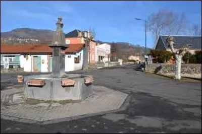 Pour finir je vous emmène à Saint-Vincent. Village Puydômois, sur les bords de la Couze de Pavin, il se situe dans l'ancienne région ...