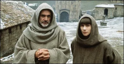 Le nom de la rose est un film de Jean-Jacques Annaud, sorti en 1986. Il est l'adaptation d'un roman du même nom paru en 1980. Quel est le nom de l'auteur ?