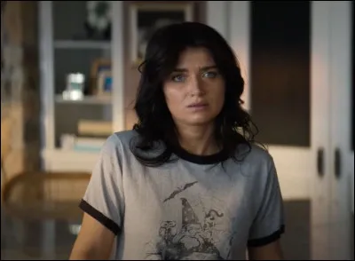 Voici Amelia. Dans quelle série Netflix joue ce personnage ?