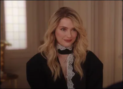 Nous pouvons voir ici Camille. Dans quelle série Netflix joue-t-elle ?