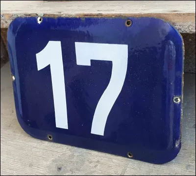 Quel rappeur est l'auteur de l'album studio intitulé "17" ?