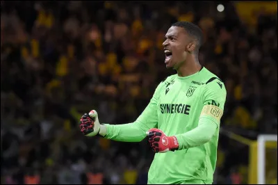 Le gardien de but titulaire habituel du FC Nantes se nomme... (2024)