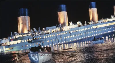 Combien y a-t-il de cheminées sur le Titanic ?