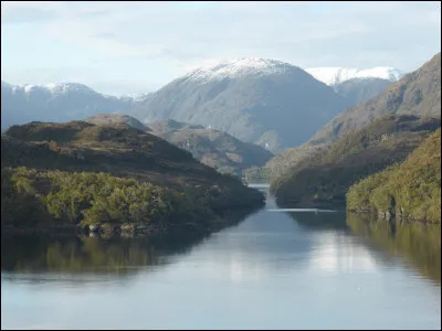 Où se trouve le ____ de Magellan, du nom de lexplorateur portugais Fernand de Magellan ?