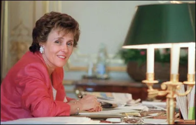 Quelle personnalité de l'État français fut nommée pour la première fois chef de gouvernement en tant que femme, du 15 mai 1991 au 2 mai 1992 ?