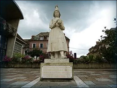 Quelle agricultrice normande fabrique pour la première fois un camenbert en 1791 ?