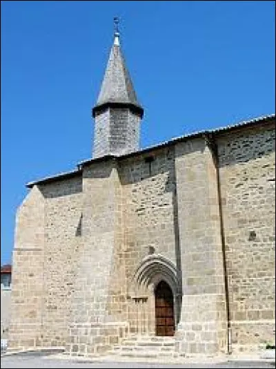 Vous avez sur cette image l'église de la Nativité-de-Saint-Jean-Baptiste, aux Billanges. Village de l'aire d'attraction Limougeaude, dans les monts d'Ambazac, il se situe dans le département ...