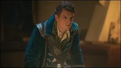 Nikolai Lantsov est le fils illégitime du roi de Ravka.