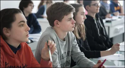 B - Quel examen national &eacute;value les connaissances des &eacute;l&egrave;ves &agrave; la fin de leur parcours au coll&egrave;ge, avant l'entr&eacute;e au lyc&eacute;e ?