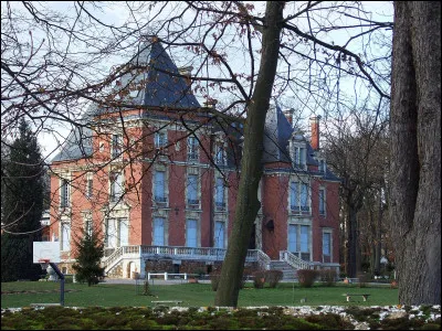 [Sixième mise en scène] - Le lendemain, en arrivant en cours, c'est fermé pour entretien. Comment réagis-tu ?