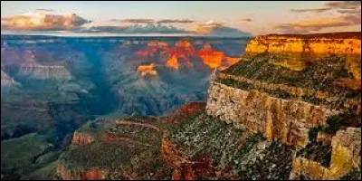 Quel pays a été bombardé par les USA à la fin de la Seconde Guerre mondiale ?