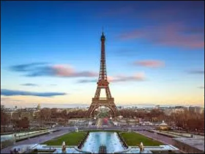 Quel poste a-t-il acquis en 2010 au sein du groupe Rothschild & Cie ?