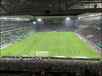 Geoffroy Guichard, dont le nom a été donné au stade de l'AS Saint Etienne, était le fondateur d'une entreprise de grande distribution :