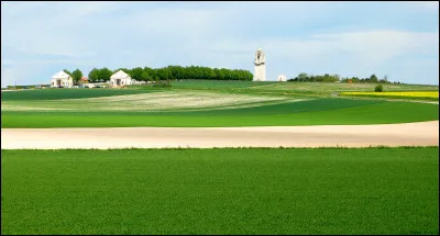 Quelle est cette région agricole située dans le sud-est du département ?