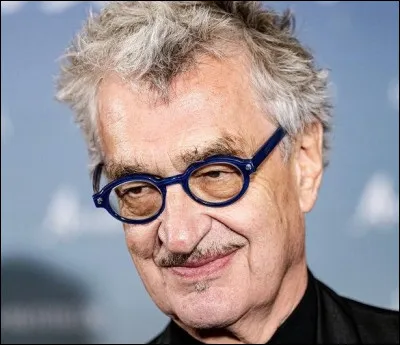 Qui est ce cinéaste allemand, réalisateur du film ''Paris, Texas'' ?