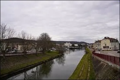 Je vous attends en Lorraine au port fluvial de Champigneulles. Ville de la banlieue Nancéenne connue pour ses brasseries, bordé par l'Amezule, elle se situe dans le département ...