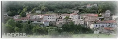 Village Ardéchois, Marcols-les-Eaux se situe en région ...