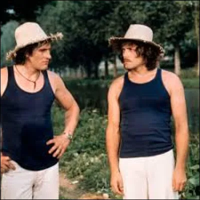 En 1974, Gérard Depardieu est pleinement révélé au grand public par 	Bertrand Blier, dans un film où il a un rôle de petit voyou, quel est ce film ?