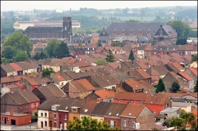 Quelle est cette commune du département du Nord, ancienne capitale du charbon et de l'acier ?