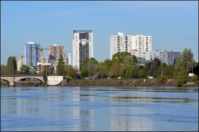 Dans quel pays se situe la ville de MAlakoff ?