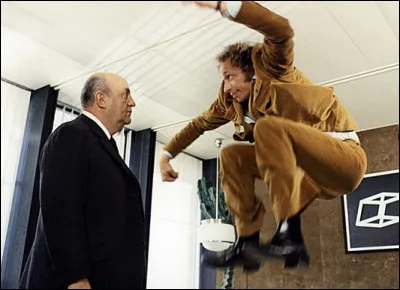 Quel est le prénom de M. Richard, acteur comique de son état ?