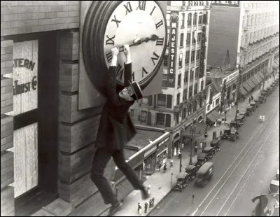 Quel est le prénom de M. Loyd, acteur dans le film "Monte là-dessus !" en 1923 ?