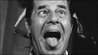 Quel est le prénom de M. Lewis, comique américain dans les années 60 ?