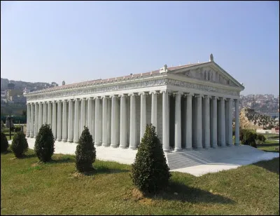 Cette image montre à quoi devrait ressembler le temple d'Artémis, à Éphèse, en Turquie. C'est la dernière merveille du quiz. Combien de fois ce temple a-t-il été détruit ?