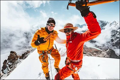 Durant tout le film, Inoxtag est accompagné de :