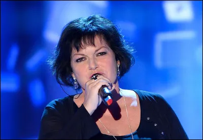 Que faut-il ajouter à "mau" pour obtenir le nom d'une célèbre chanteuse belge ?