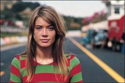 Quelle chanson appartient au r&eacute;pertoire de Fran&ccedil;oise Hardy ?