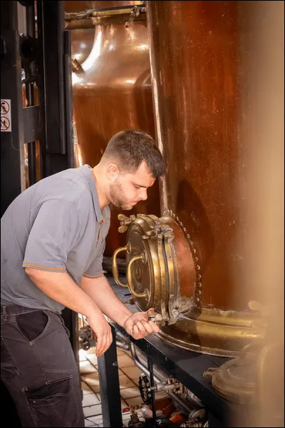 Un liquoriste est un fabricant de liqueur.